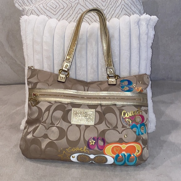 Coach Daisy Poppy C Appliqué Tote Bag - Picture 2 of 9